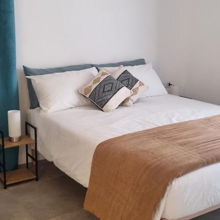 Anthias Rooms Affittacamere Porto San Paolo  Exteriör bild